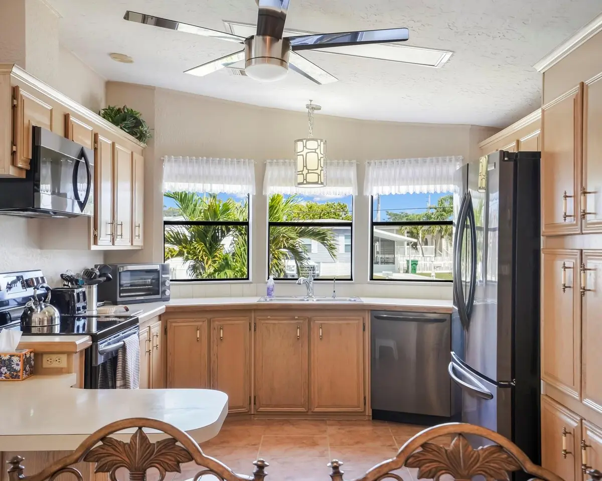 Photo 3 at 8560 SW 20th Street, Davie