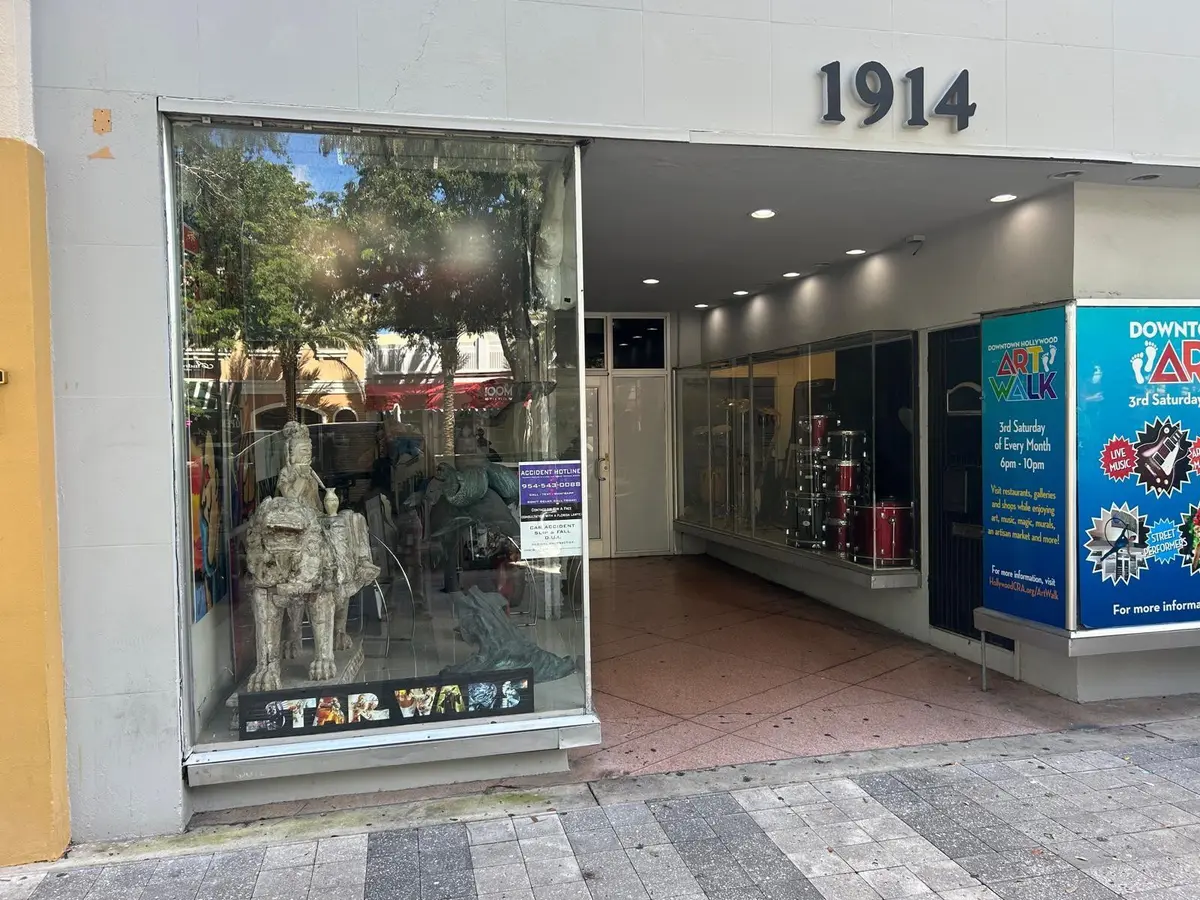 Photo 1 at 1914 Hollywood Boulevard, Hollywood