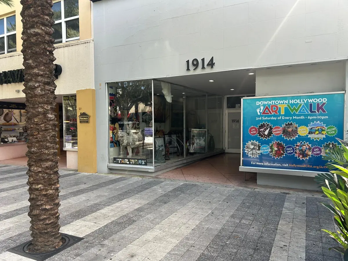 Photo 2 at 1914 Hollywood Boulevard, Hollywood