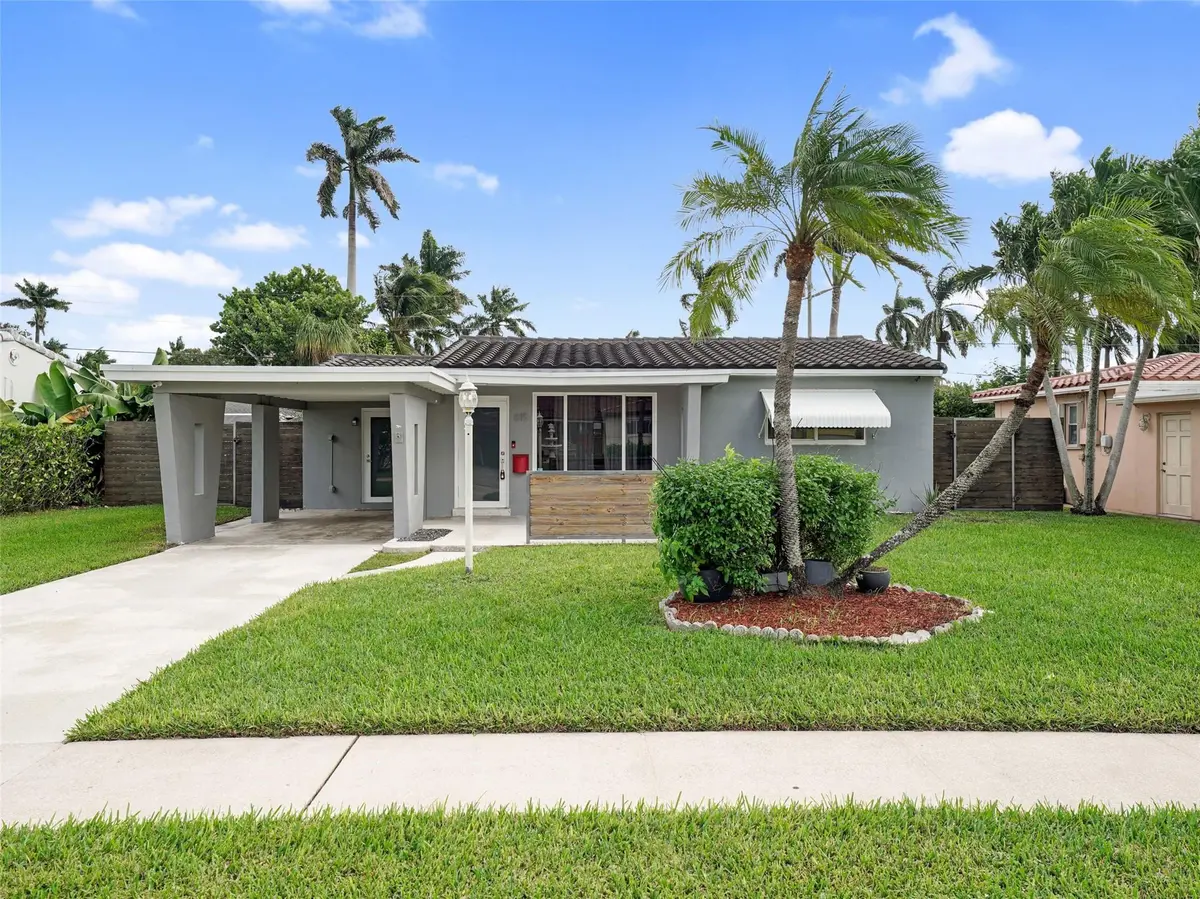 Photo 1 at 615 N 32nd Avenue, Hollywood