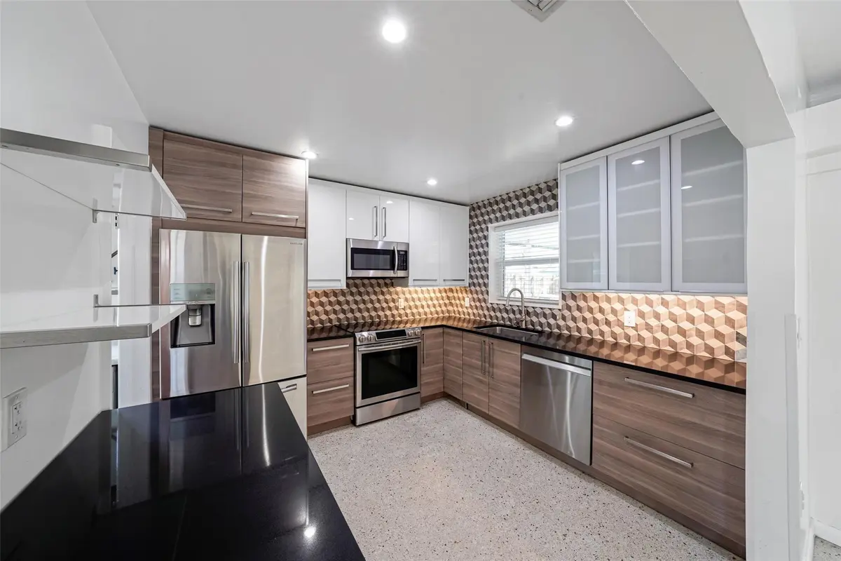 Photo 8 at 615 N 32nd Avenue, Hollywood