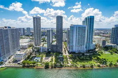 488 NE 18th Street 3503, Miami – sold