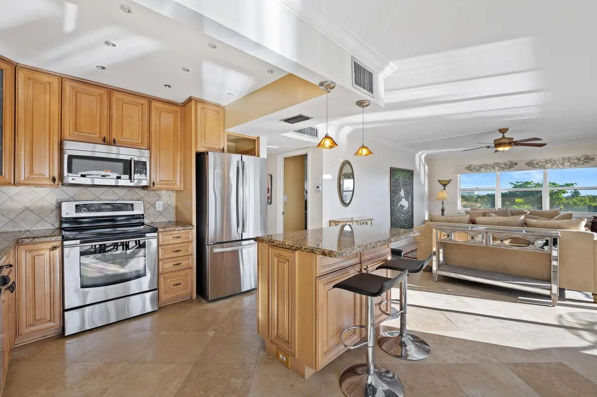 Photo 4 at 1839 Middle River Drive 503, Fort Lauderdale