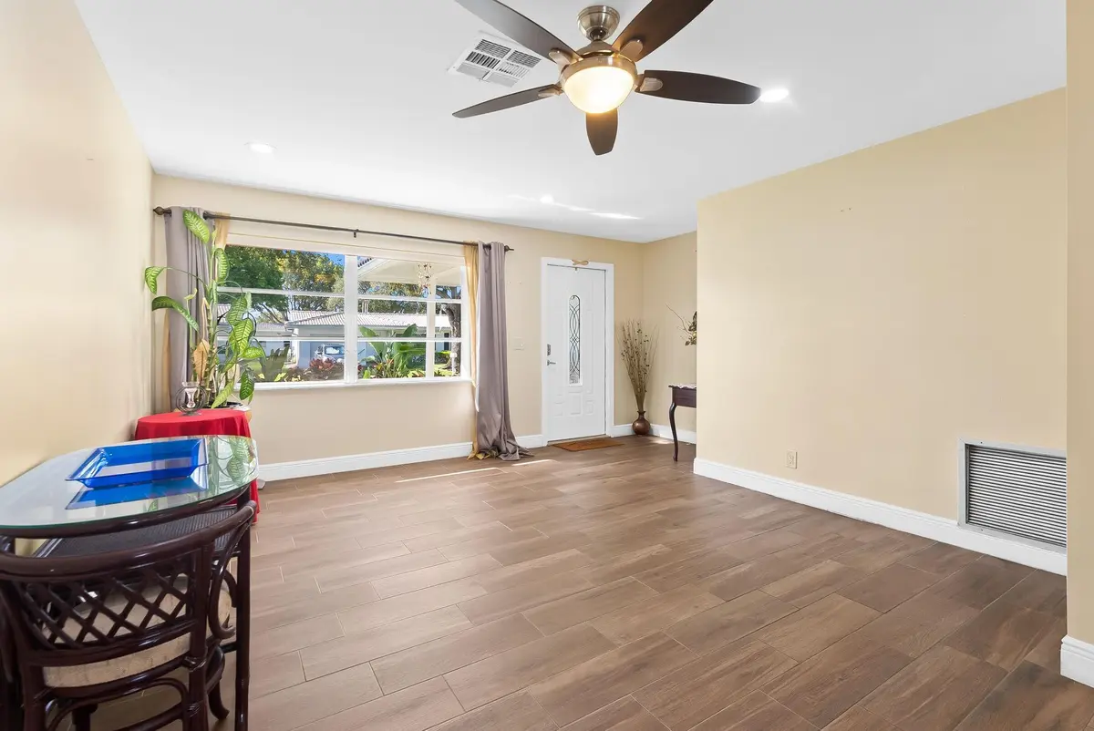 Photo 6 at 8851 NW 15th Street, Plantation
