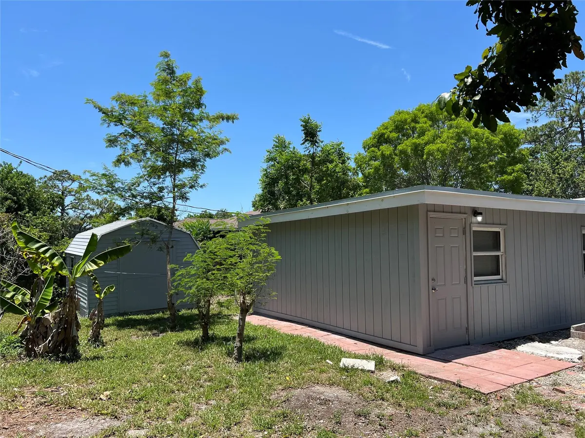 Photo 4 at 6184 SE Orange Blossom Trail, Hobe Sound