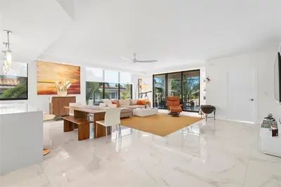 1507 SE 15th Street 202, Fort Lauderdale – Condominium for sale