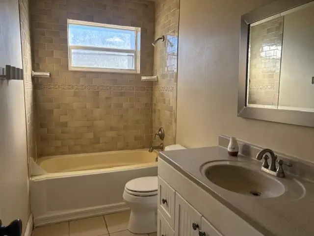 Photo 7 at 1760 Cathedral Drive, Margate