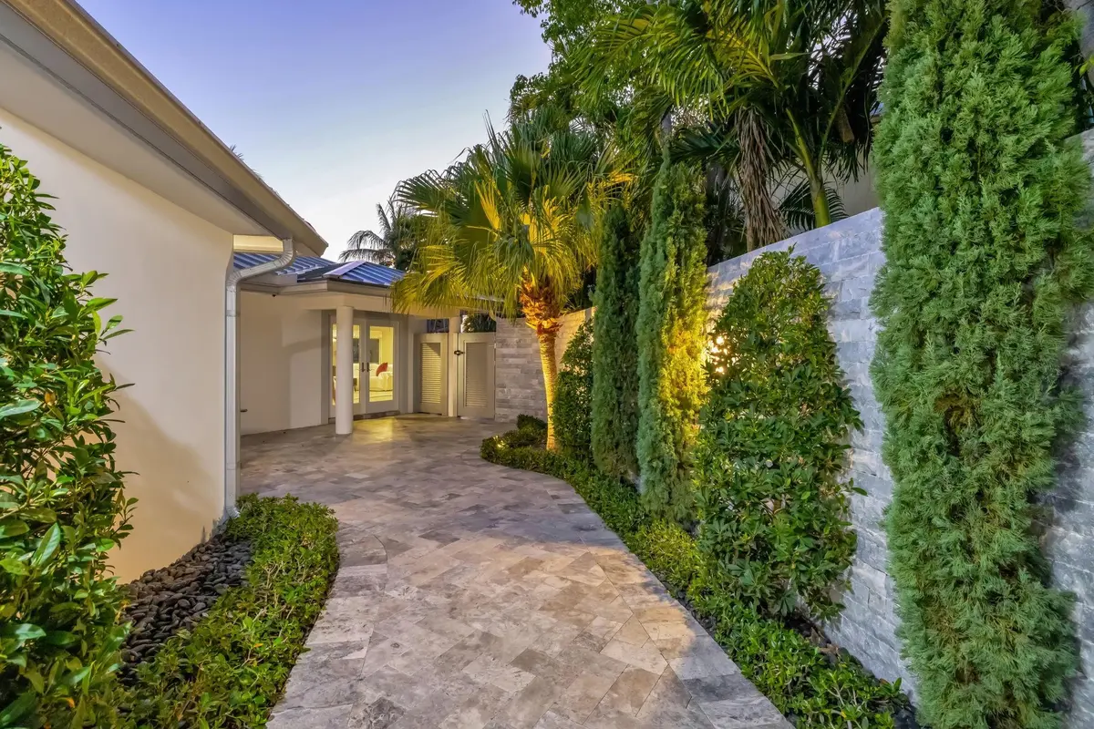 Photo 5 at 288 S Tradewinds Avenue, Lauderdale-By-The-Sea