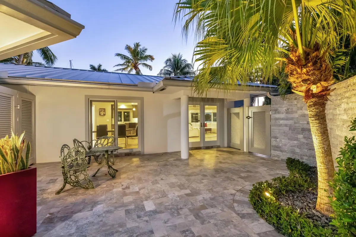 Photo 6 at 288 S Tradewinds Avenue, Lauderdale-By-The-Sea