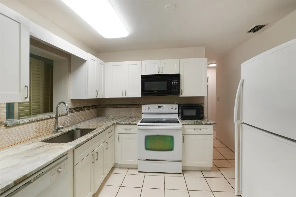 Photo 8 at 413 Willows Avenue, Port St. Lucie