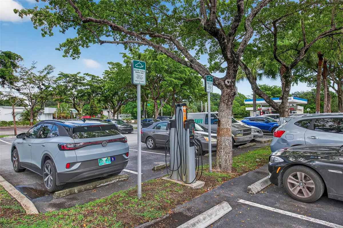 Photo 4 at 2101 N Andrews Avenue, Wilton Manors