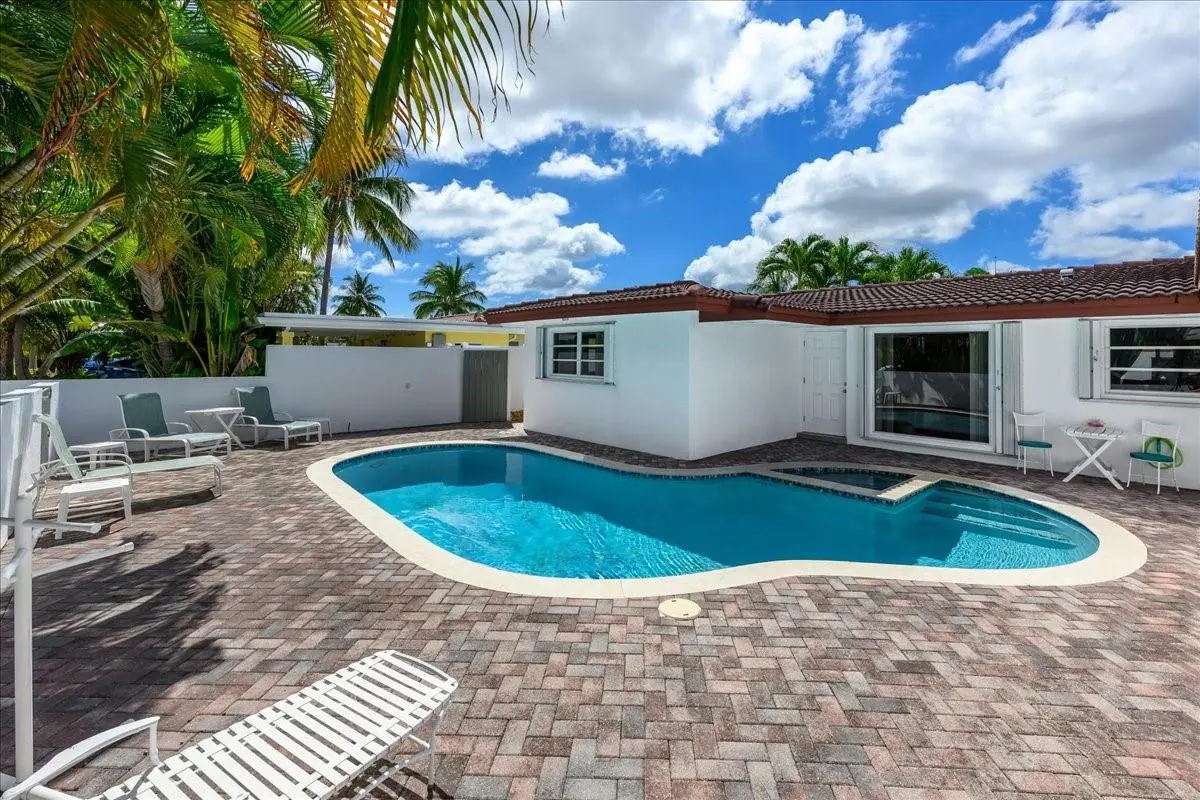 Photo 2 at 200 SE 11th Street, Pompano Beach