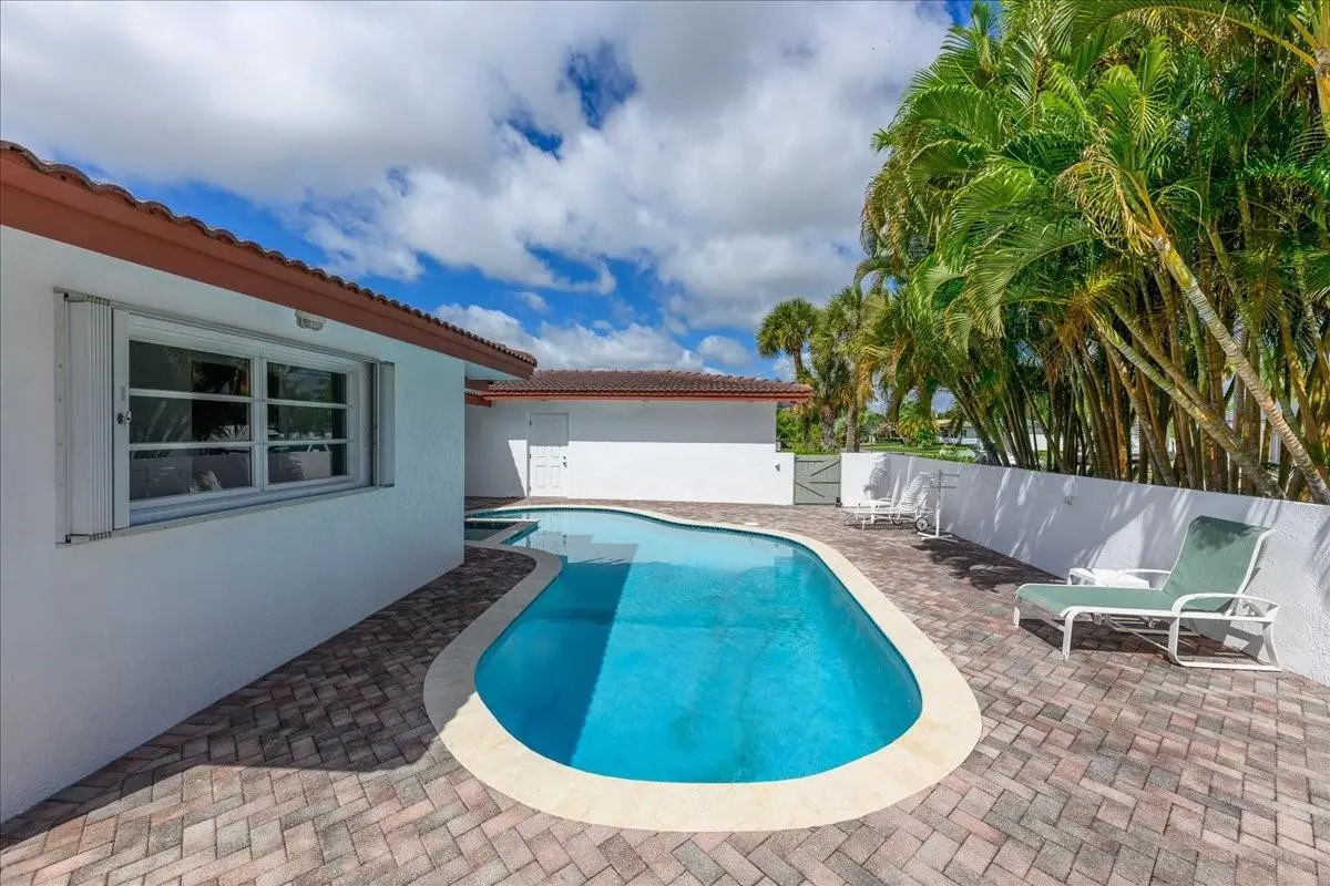 Photo 4 at 200 SE 11th Street, Pompano Beach