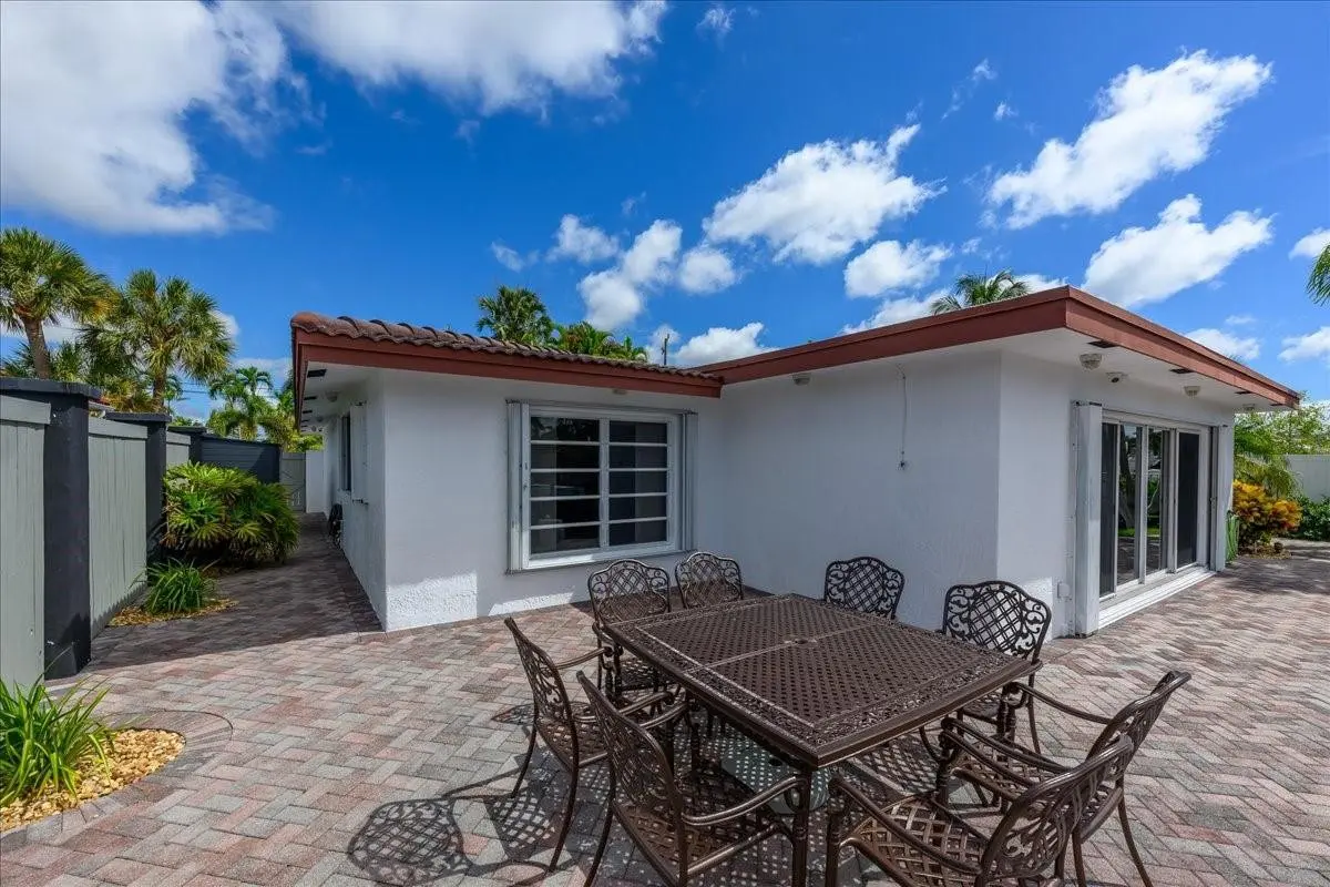 Photo 9 at 200 SE 11th Street, Pompano Beach
