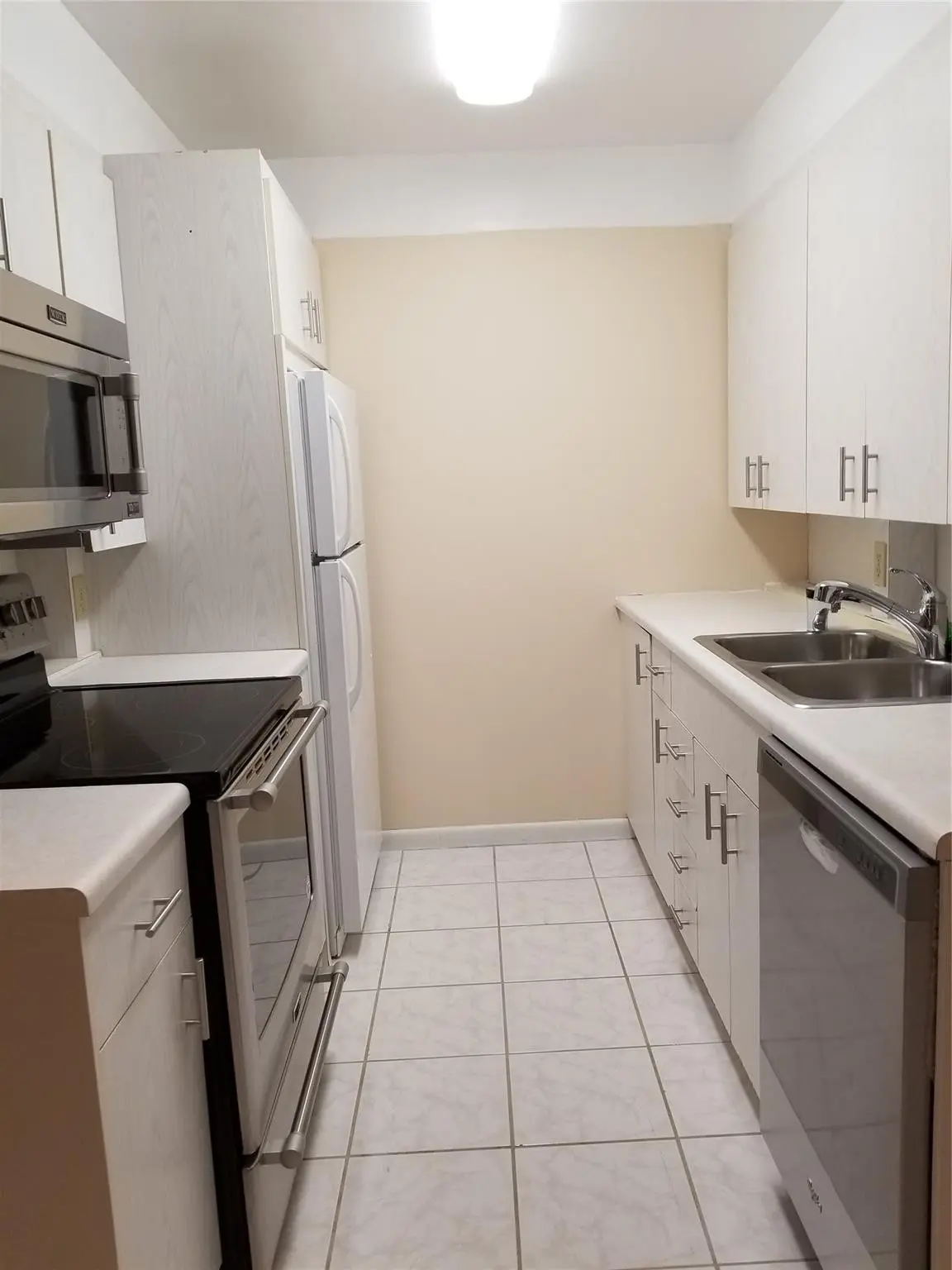 Photo 5 at 4090 Cornwall 4090, Boca Raton