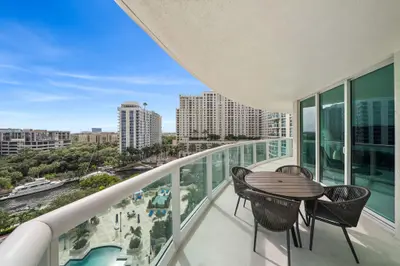 347 N New River 1010, Fort Lauderdale – sold