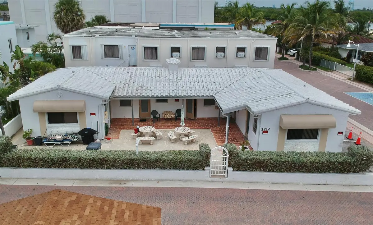 Photo 2 at 2212 N Surf Road, Hollywood
