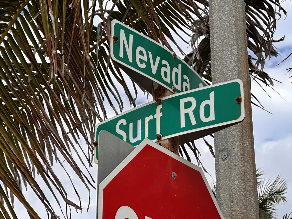 Photo 3 at 2212 N Surf Road, Hollywood