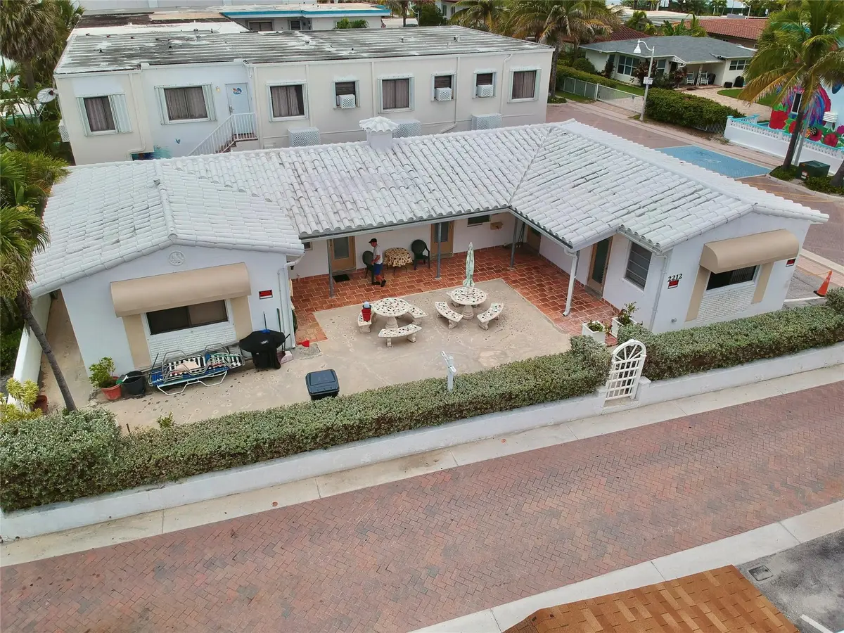 Photo 7 at 2212 N Surf Road, Hollywood