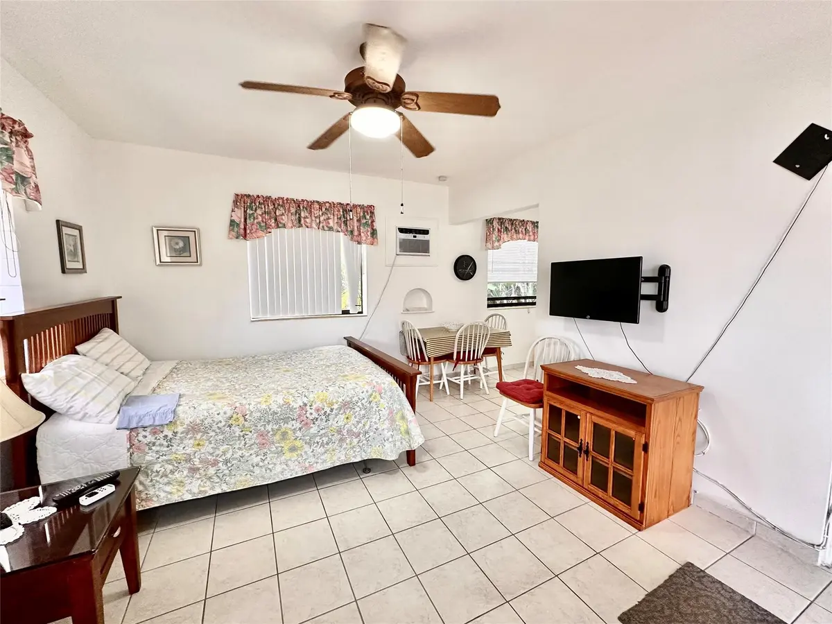 Photo 8 at 2212 N Surf Road, Hollywood