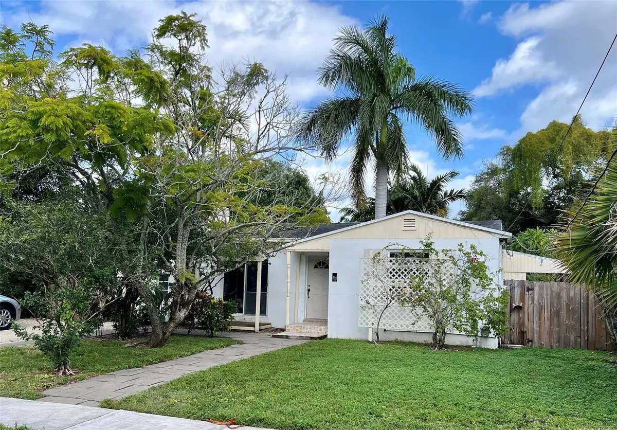 Existing home at 808 SW 8th Terrace, Fort Lauderdale