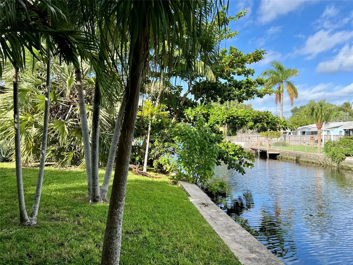 Photo 6 at 808 SW 8th Terrace, Fort Lauderdale