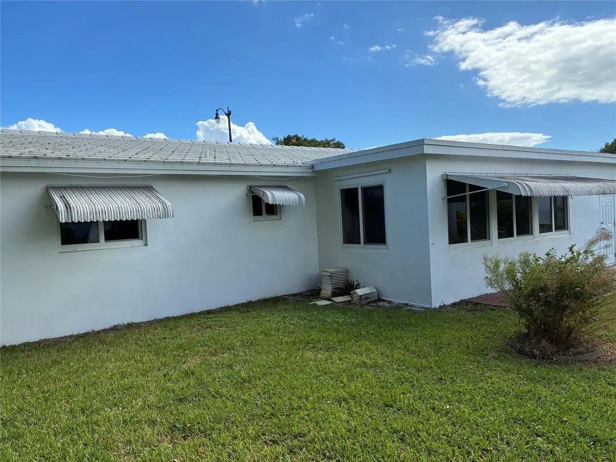 Photo 2 at 3021 E Golf Boulevard, Pompano Beach