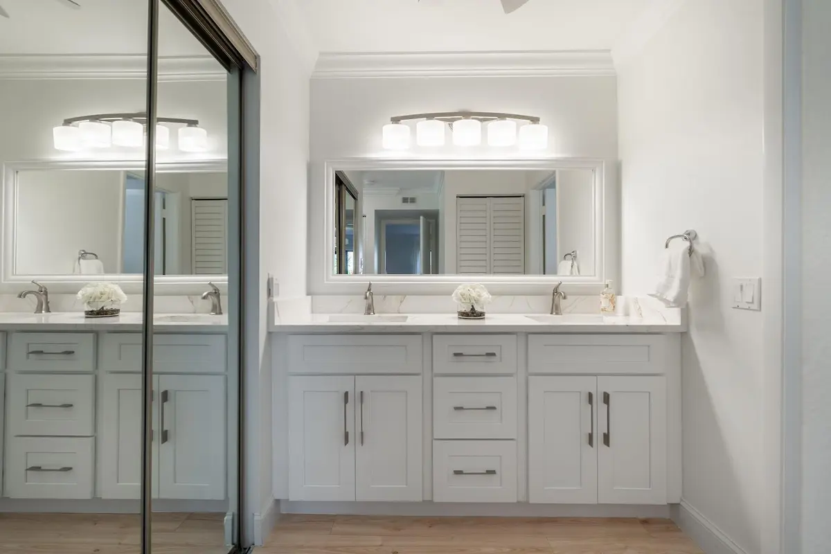 Main vanity has double sinks at 21668 Arriba Real 43A, Boca Raton