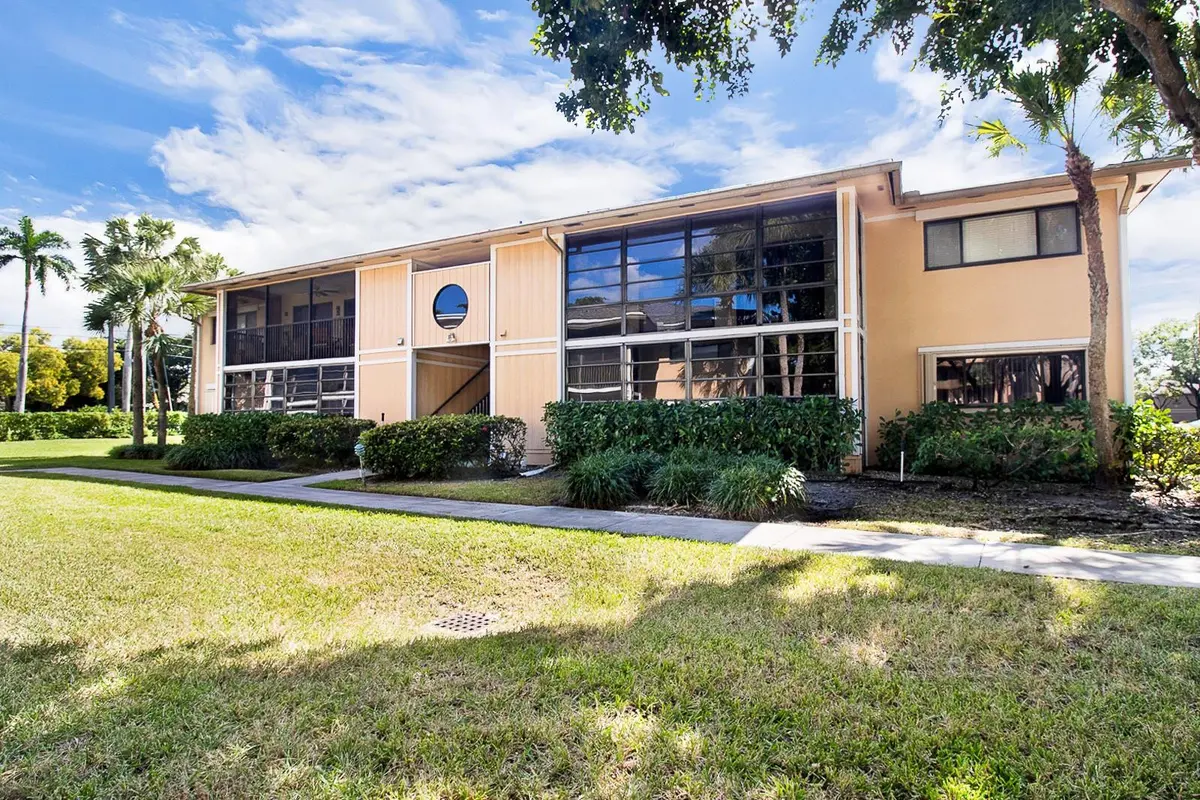 Photo 3 at 7194 Ashmont Circle 112, Fort Lauderdale