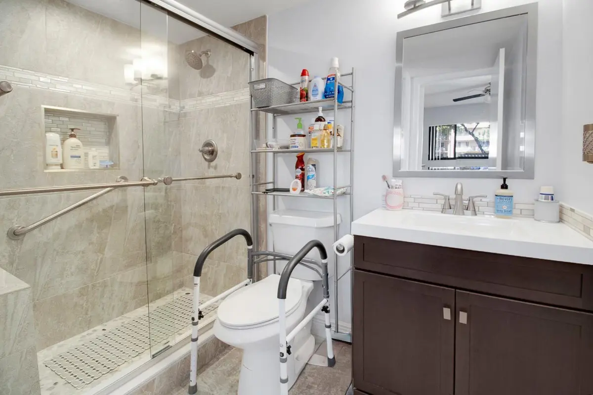 Photo 7 at 7194 Ashmont Circle 112, Fort Lauderdale