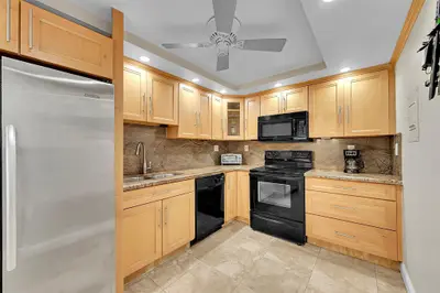 525 N Ocean Boulevard 919, Pompano Beach – sold