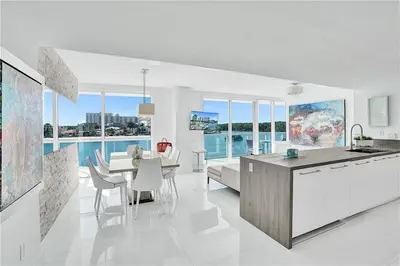 400 Sunny Isles Boulevard 319, Sunny Isles Beach – sold
