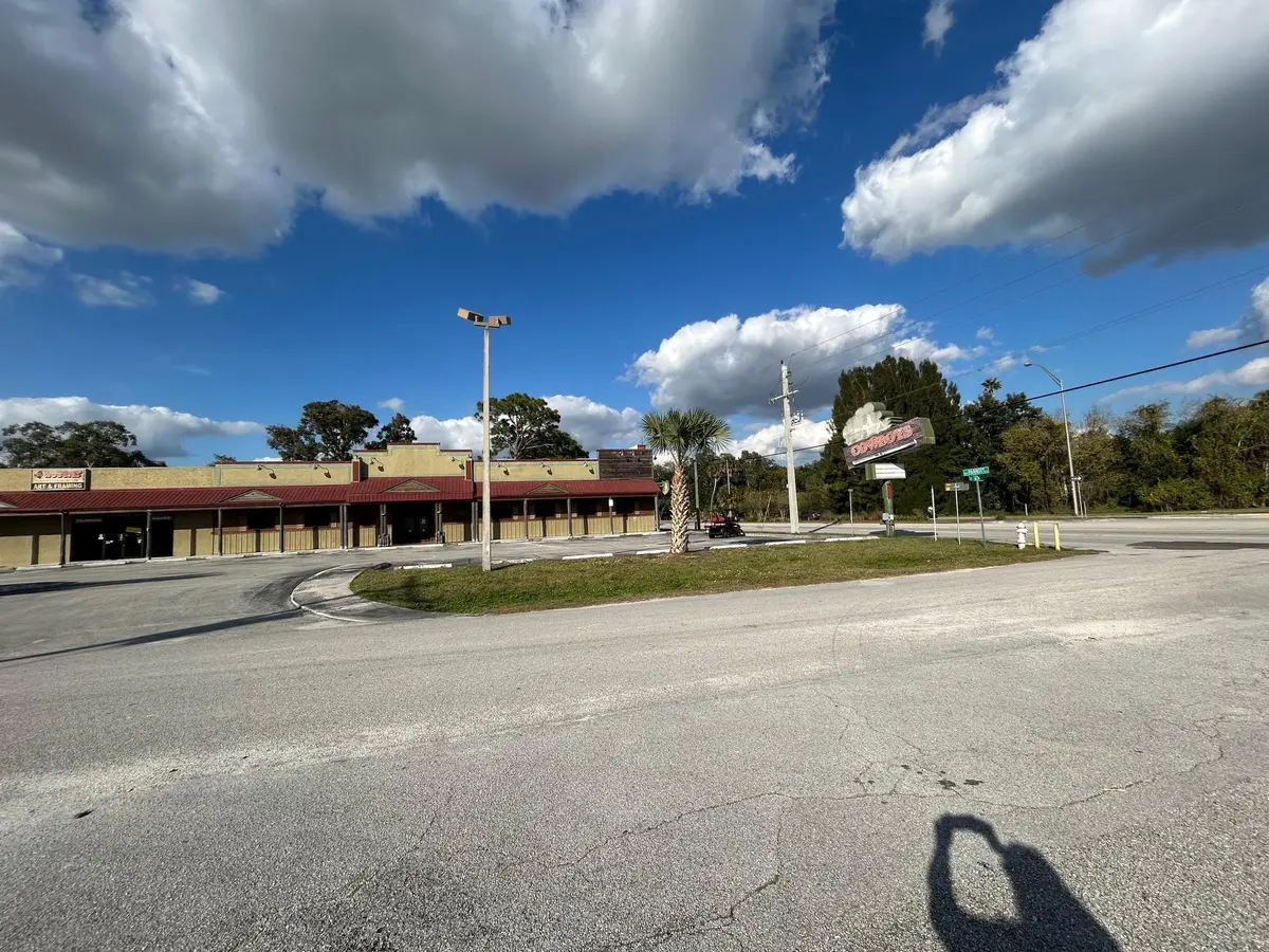 Photo 3 at 102 SW 14th Street, Okeechobee
