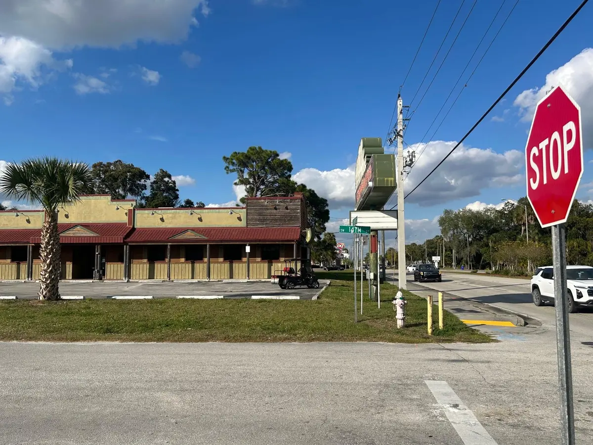 Photo 4 at 102 SW 14th Street, Okeechobee