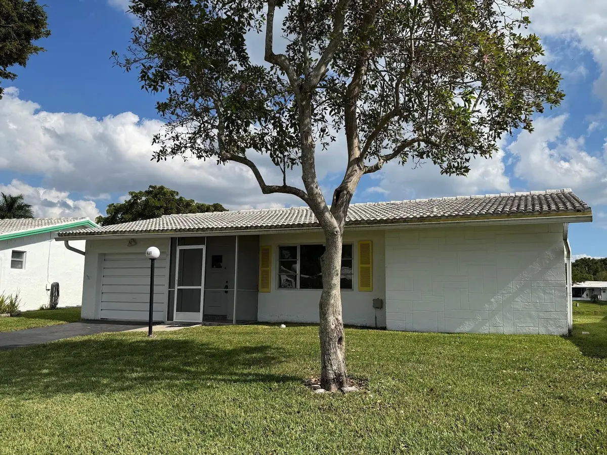 1 CAR GARAAGE*** SCREEN FRONT DOOR ENTRY at 1430 NW 85th Terrace, Plantation