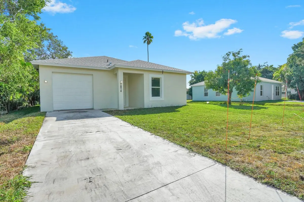 Photo 2 at 7874 Griswold Street, Lantana