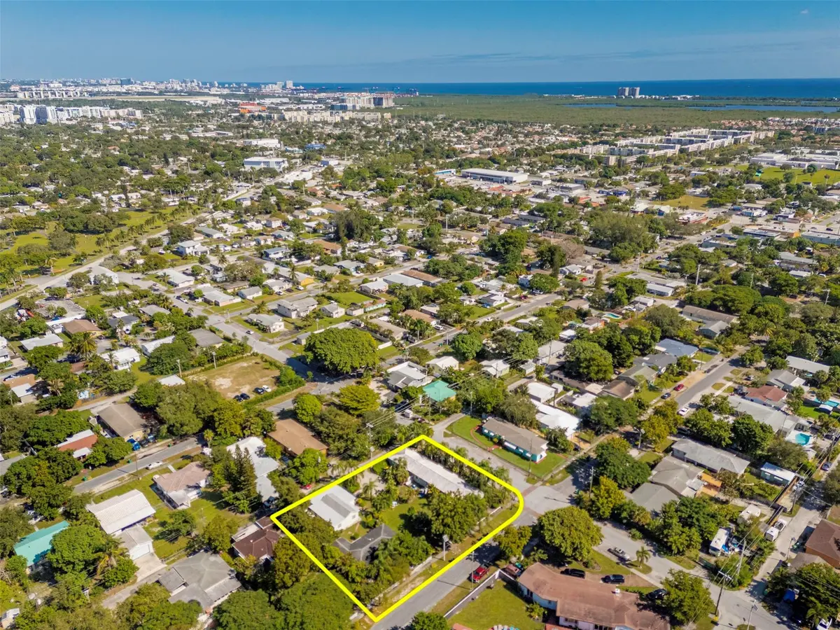 Photo 4 at 302 SW 15th Street, Dania Beach