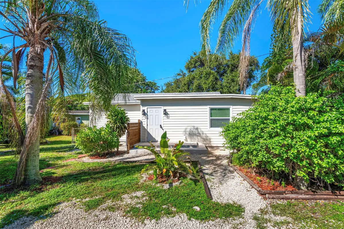 Photo 8 at 302 SW 15th Street, Dania Beach