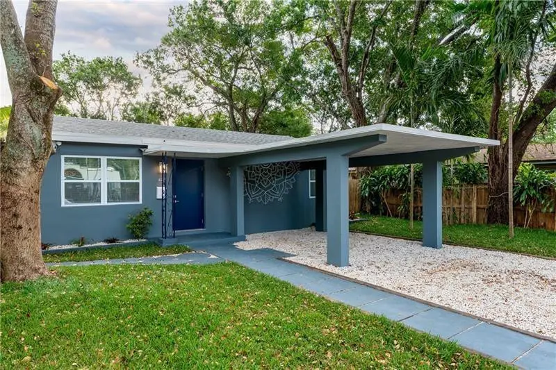 Photo 4 at 628 SW 14th Terrace, Fort Lauderdale