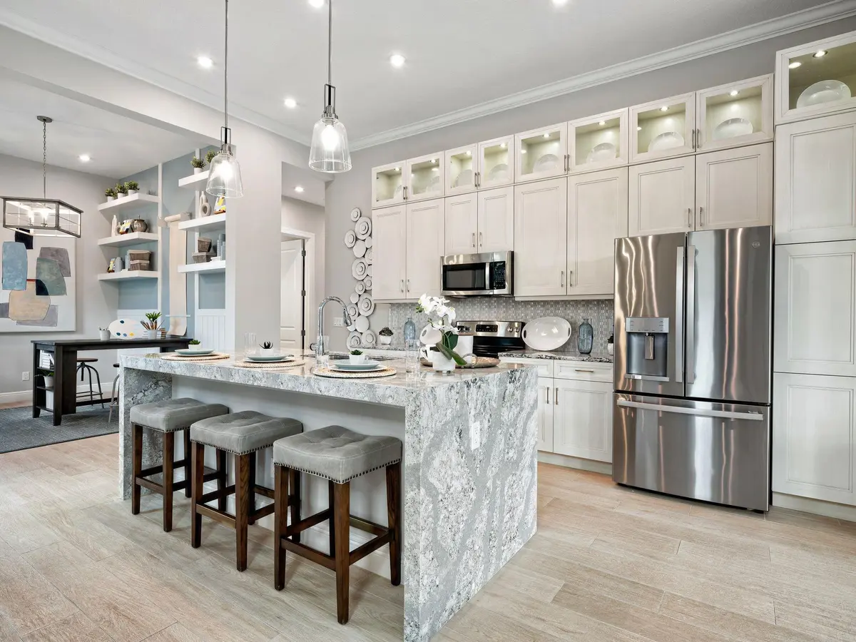 Photo 8 at 5230 Rivo Alto Circle, Westlake