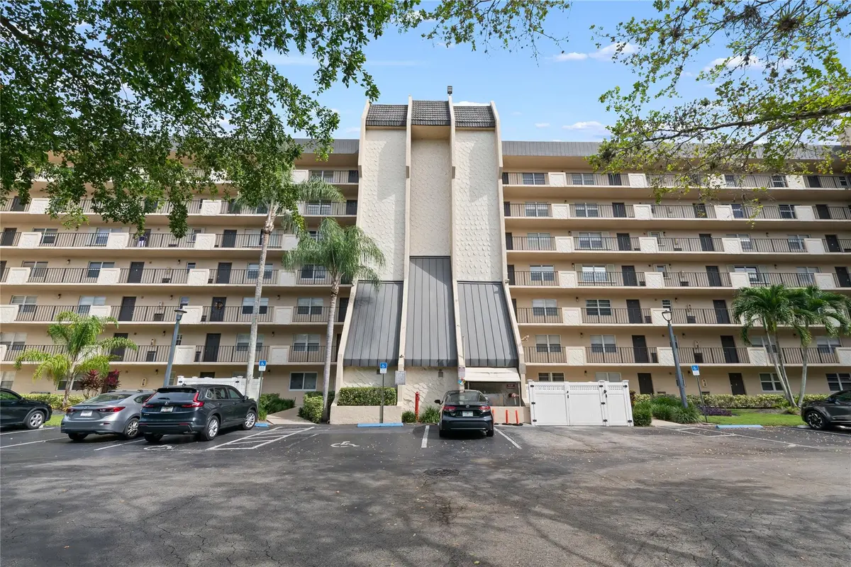 Photo 2 at 3300 W Rolling Hills Circle 610, Davie