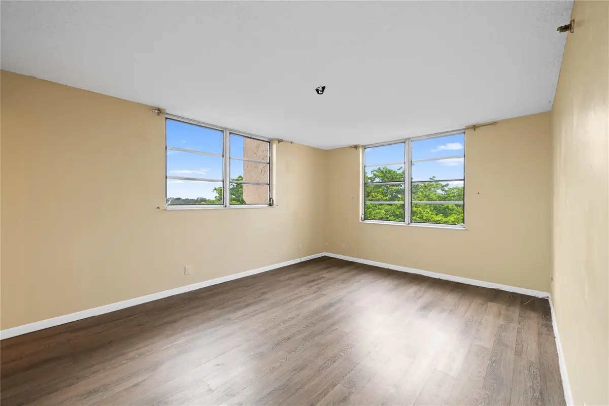 Photo 6 at 3300 W Rolling Hills Circle 610, Davie