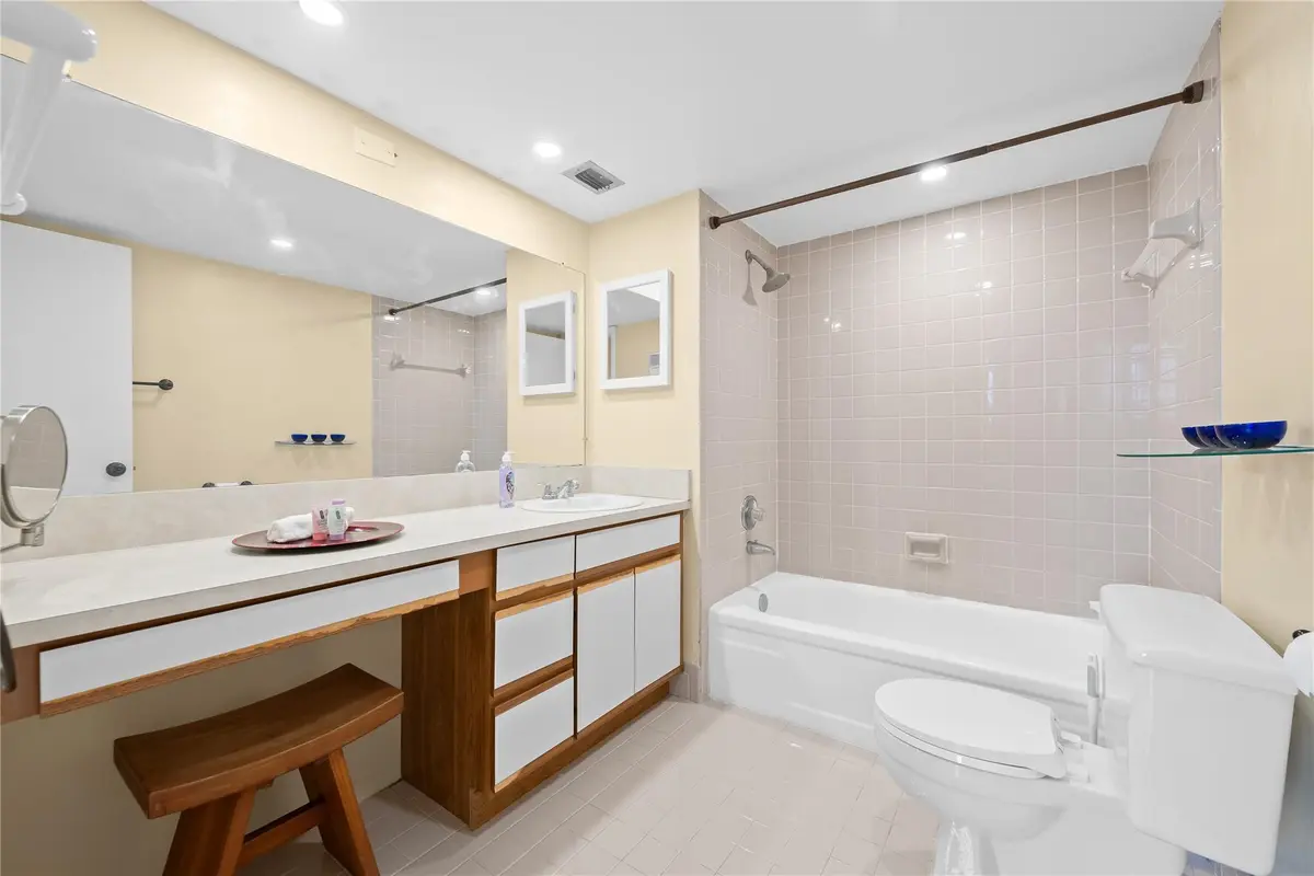 Photo 7 at 3300 W Rolling Hills Circle 610, Davie