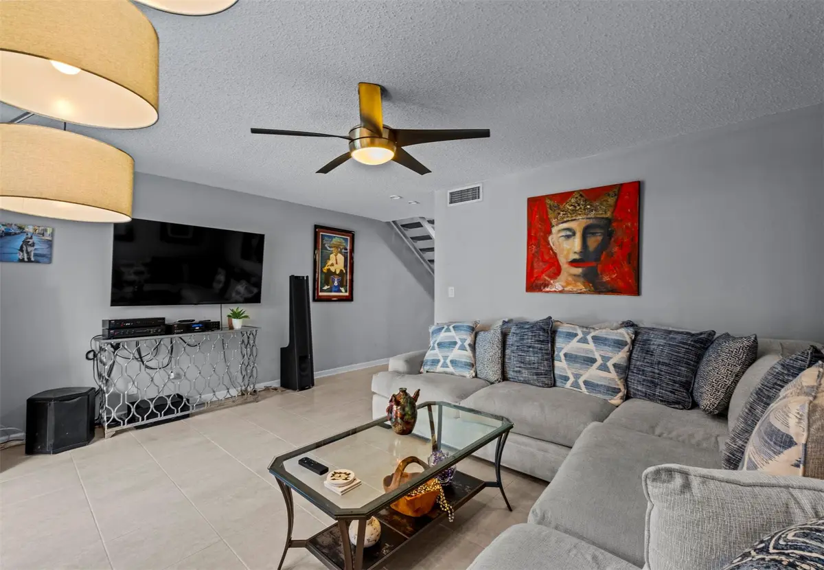 Photo 3 at 653 Cypress Lane 21b, Wilton Manors