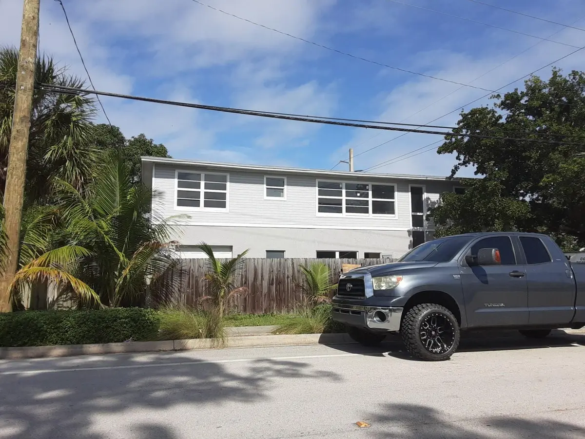 Front south side at 799 NE 34th Court, Oakland Park
