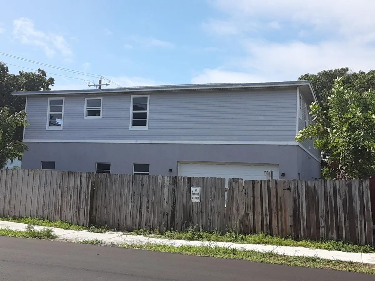 Eastside of house at 799 NE 34th Court, Oakland Park