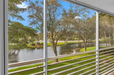 2006 Granada Drive N2, Coconut Creek – Condominium for sale