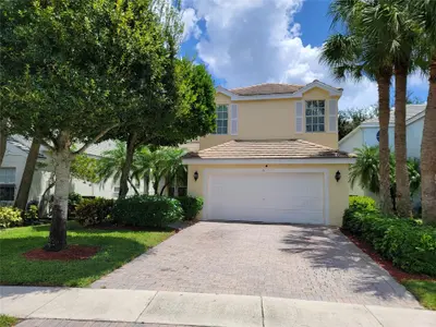111 Berenger Walk, Royal Palm Beach – Single Family Residence for sale