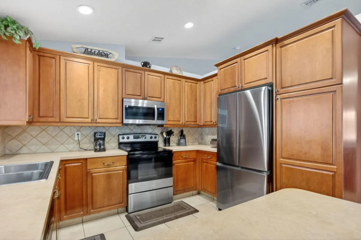 Photo 7 at 3191 NE 11th Terrace, Pompano Beach