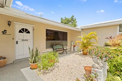 1577 NE 49th Street, Oakland Park – sold
